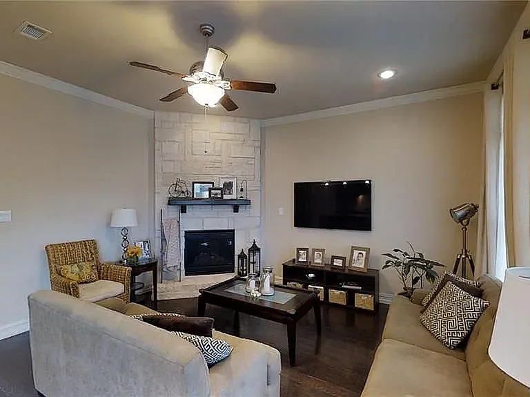 2537 Roseville Dr — Photo 14