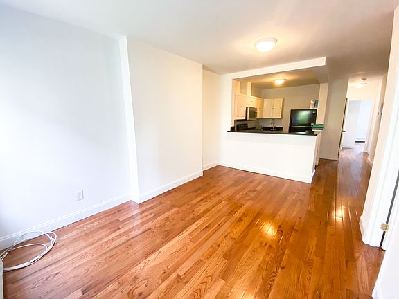 4th image of 1352 Herkimer St #3RR