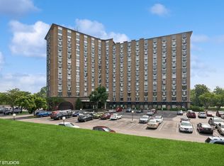 1 Renaissance Pl #Penthouse 3, Palatine, IL 60067