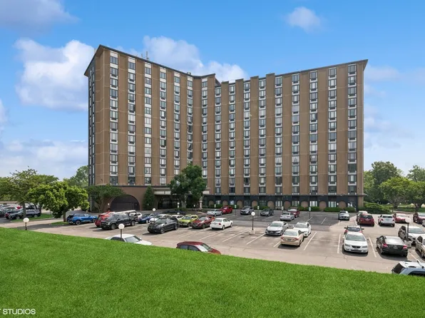 1 Renaissance Pl #Penthouse 3, Palatine, IL 60067