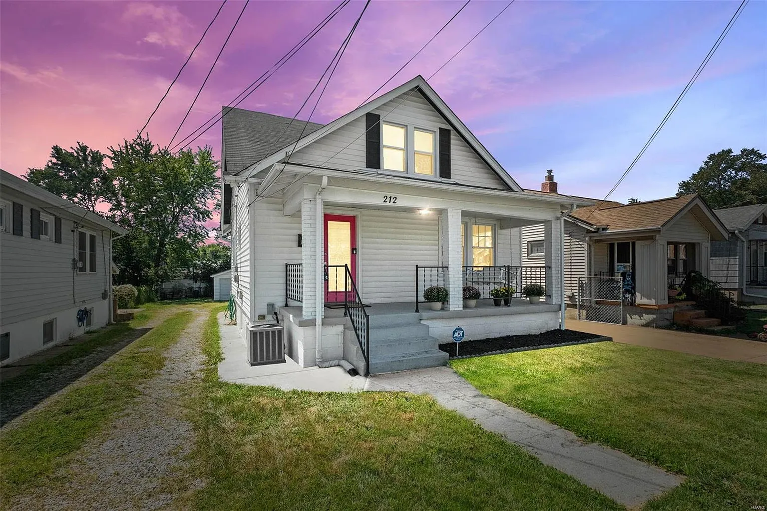 212 W Loretta Ave photo 1