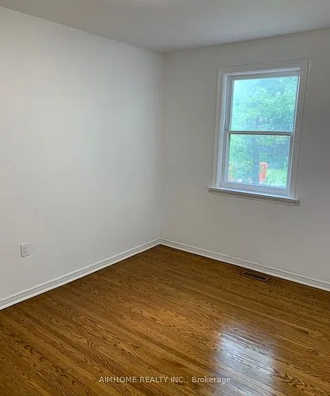 224 Finch Ave E #MAIN FLOOR — Photo 6