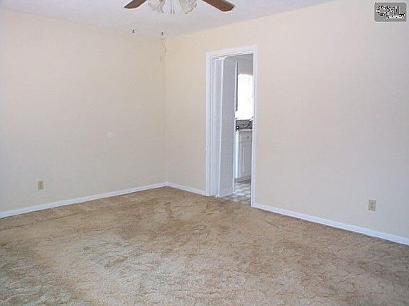 3rd image of 305 Todd Branch Dr