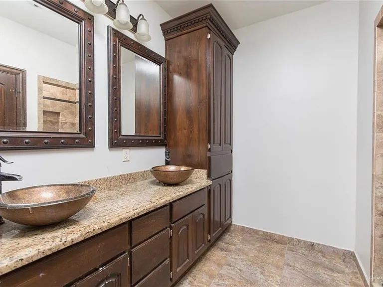 208 Thornwood Loop — Photo 15