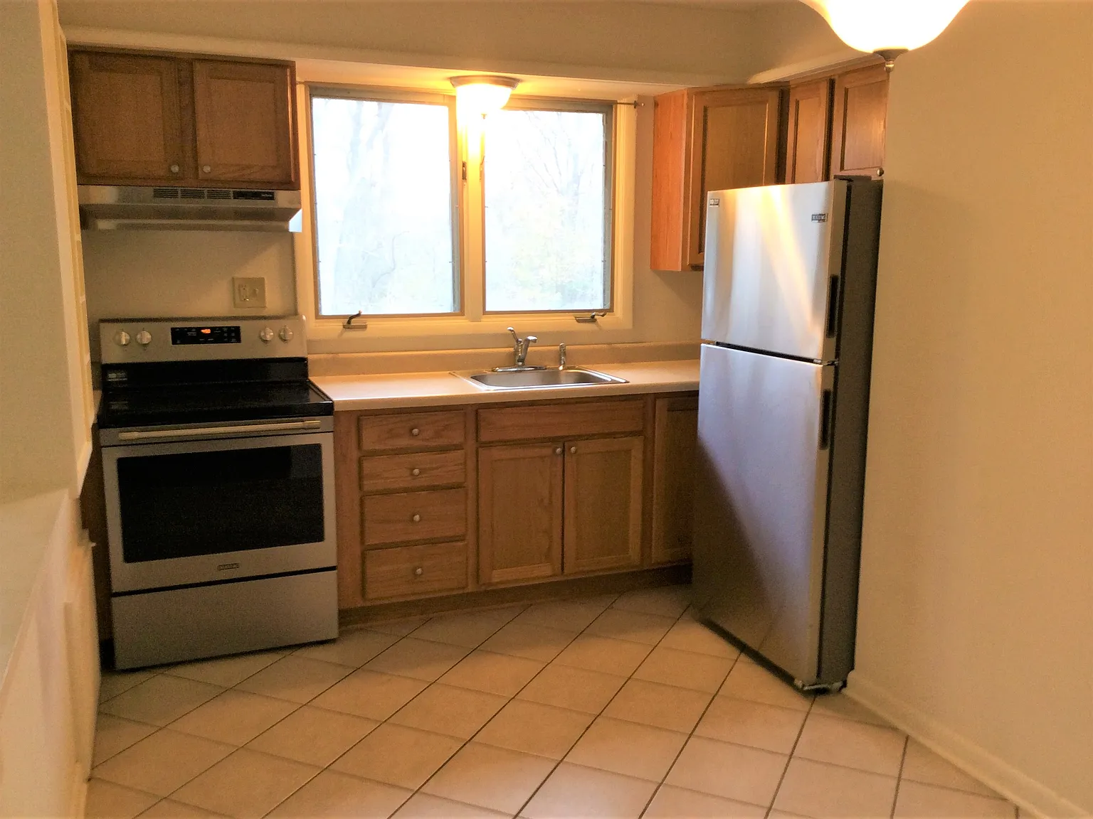 2 bed, 950 sqft, $1,595 — Photo 1