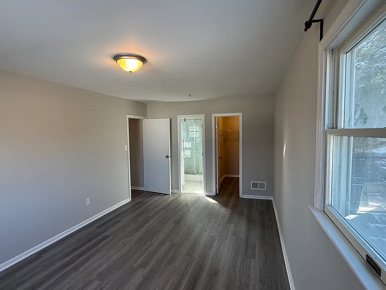 2302 Empire Dr — Photo 6