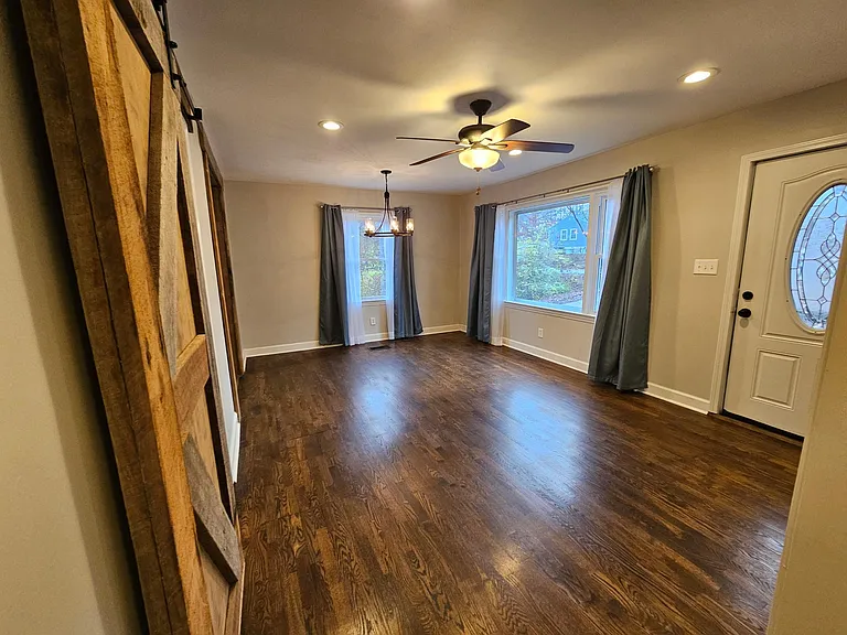 2802 Willocks Ave — Photo 4