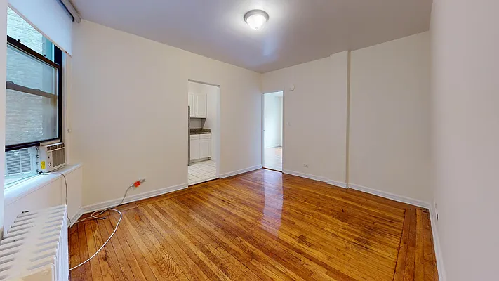 Rented by Bond New York | media 11