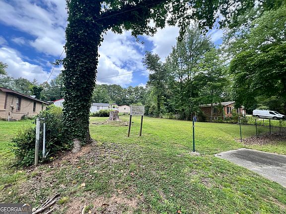 3rd image of 3875 Branch Dr SW