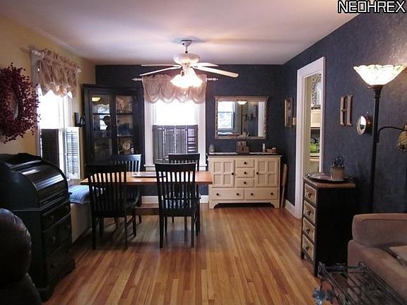 4th image of 421 Oakgrove St