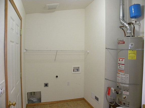 4th image of 6206 Klickitat Ln