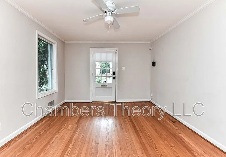 419 S Barton St — Photo 3