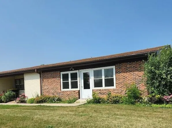 560 6th Ave S, Windom, MN 56101