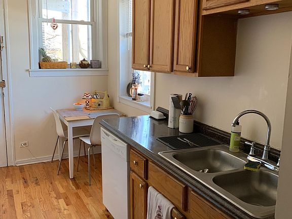 5th image of 1934 N Fairfield Ave #3F
