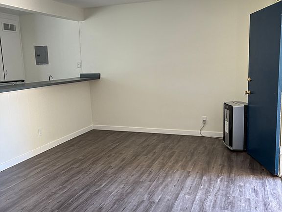4th image of 6549 Johnson Ave #1