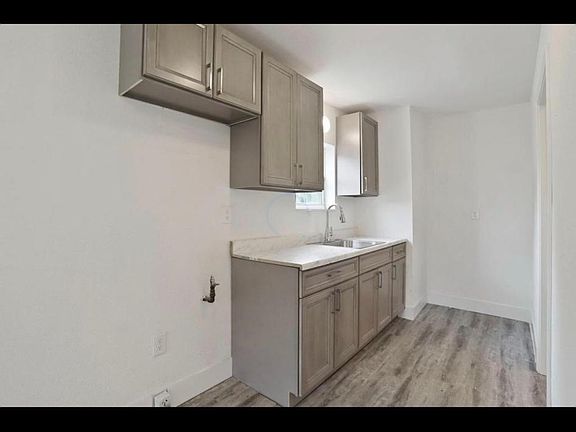 2nd image of 12948 Yosemite Blvd #B