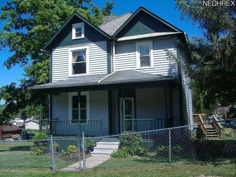 1st image of 325 Smith Ave