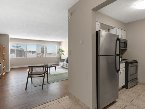111 E Kellogg Blvd #2808