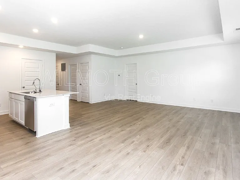 8831 Georgina St — Photo 5