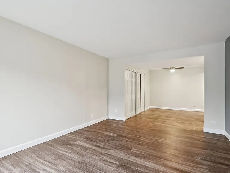 Crystal Lake Apartments — Photo 28