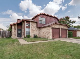 5211 Barberry Dr, Arlington, TX 76018