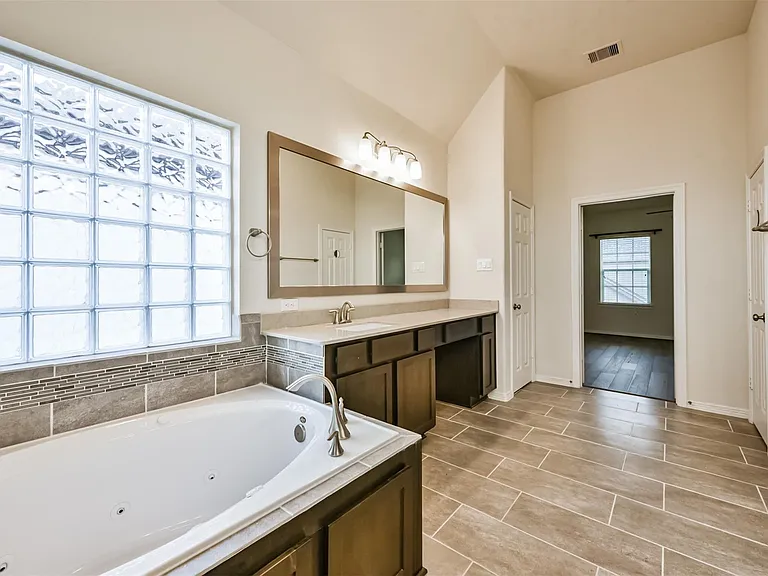 1504 Peyton Oaks Pl — Photo 34