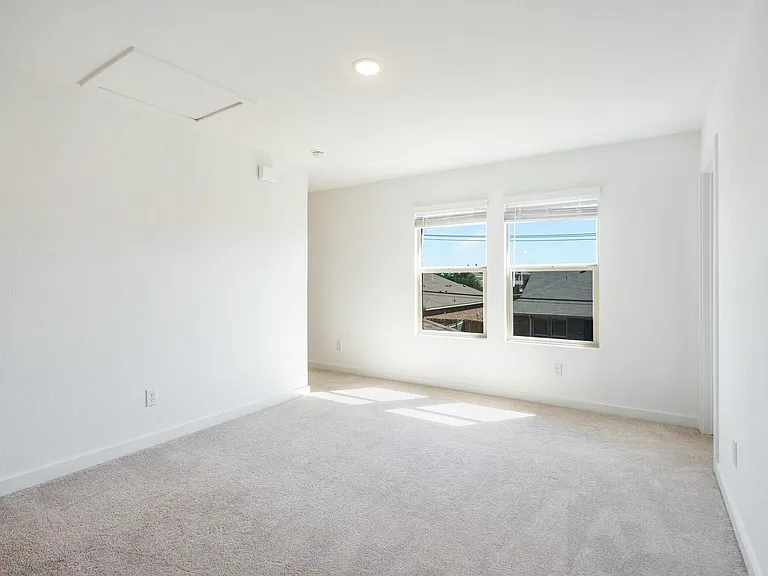 2608 Ontario Dr — Photo 13