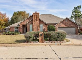 4800 Crystal Lake Rd, Norman, OK 73072