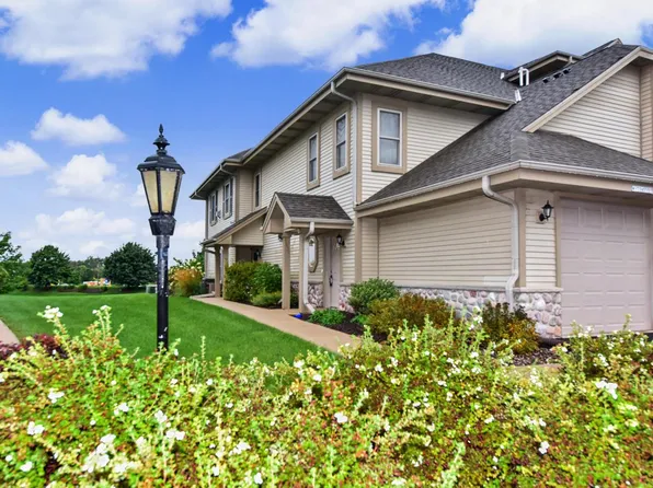 W173N5537 Ravenwood DRIVE #5537, Menomonee Falls, WI 53051