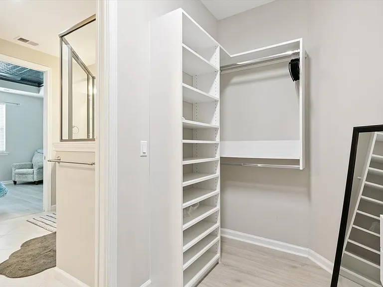 220 Landshark Blvd — Photo 10