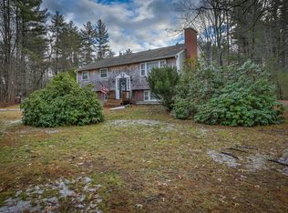 42 Pond St, Newton, NH 03858
