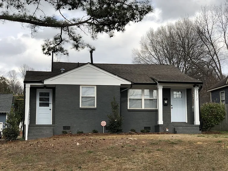 2314 Rozzelles Ferry Rd — Photo 2