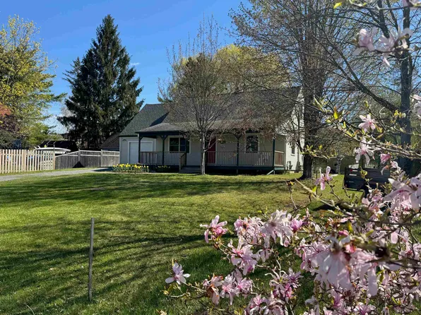 23 Fairview Circle, Middlebury, VT 05753