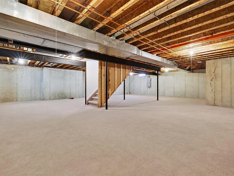 699 Bay Pointe Dr — Photo 38