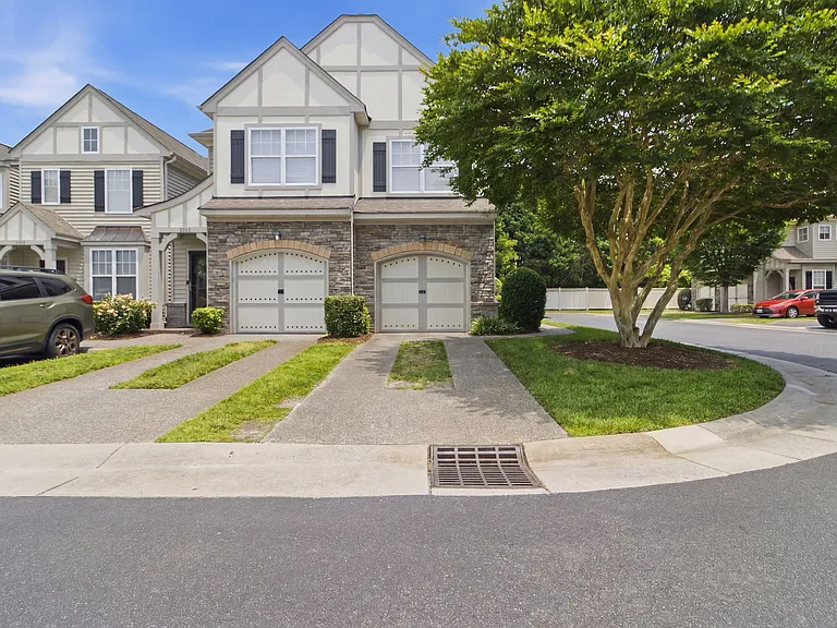 5500 Goose Pond Ln #1A — Photo 3