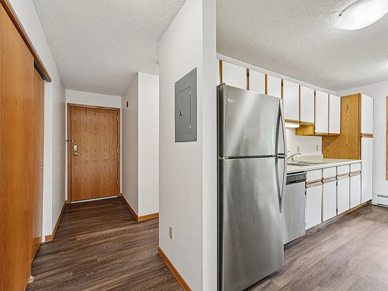 Oaks Lincoln Apartments — Photo 24