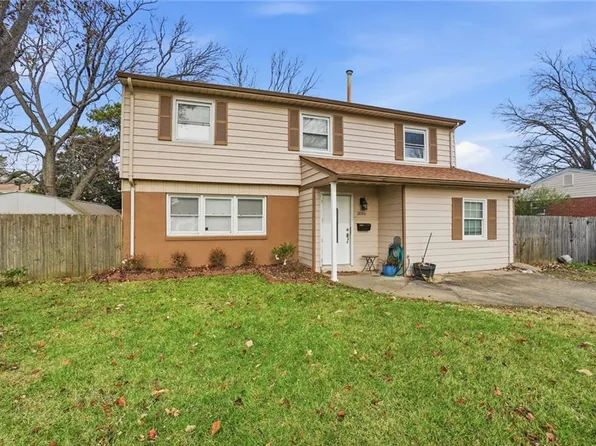 3016 Coach House Ln, Virginia Beach, VA 23452