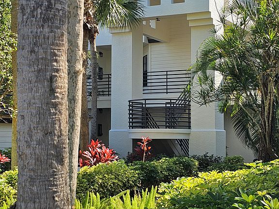 3rd image of 27151 Oakwood Lake Dr #1
