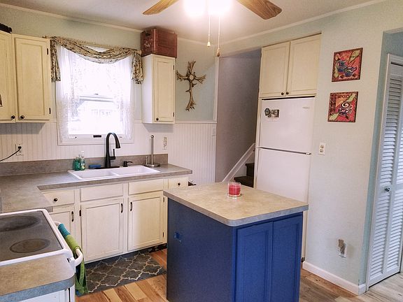 3rd image of 2116 Washington St