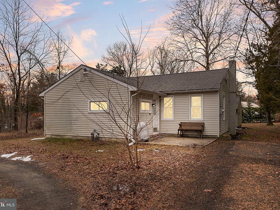 1st image of 450 S 1st Rd