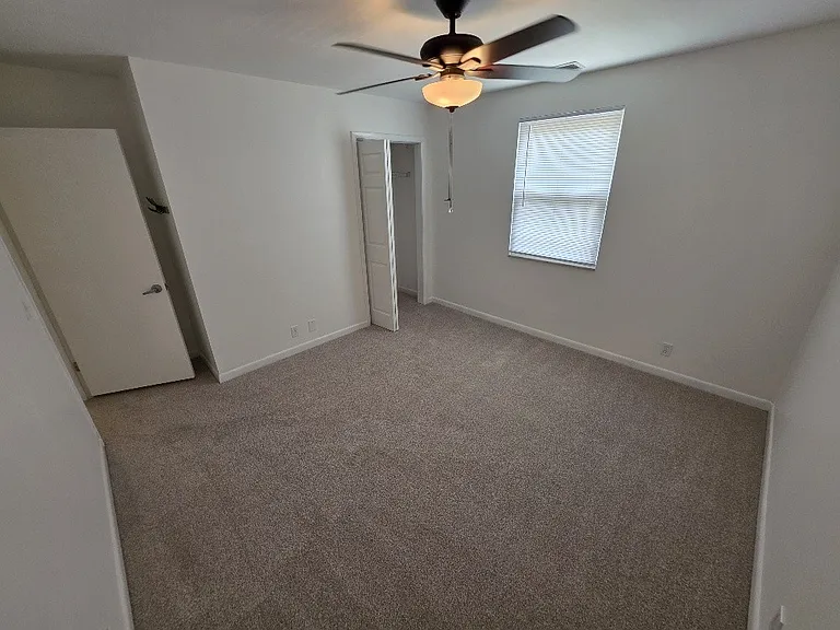 135 Grenadier Dr — Photo 15