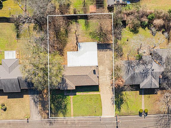 2nd image of 2704 Royal Dr