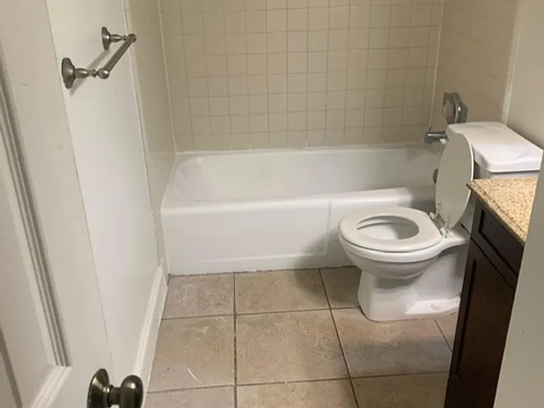 2878 Donnelly Dr #204 — Photo 7