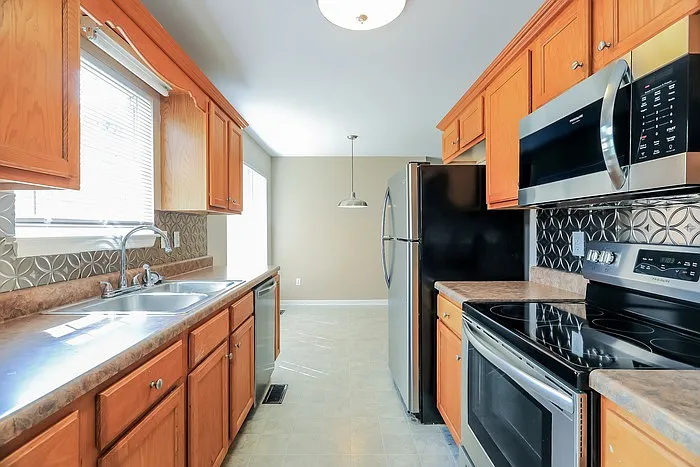 333 Quail Hollow Rd — Photo 5