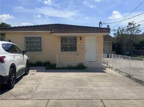 3821 SW 89th Ct, Miami, FL 33165
