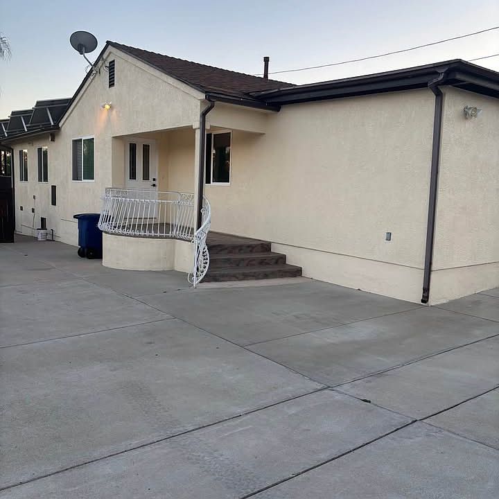 1st image of 8825 Kenwood Dr #2