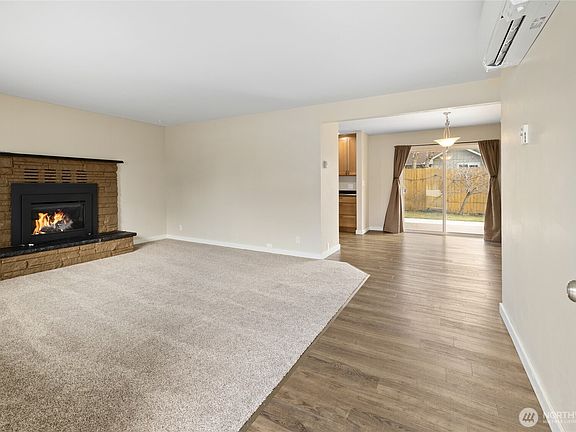 3rd image of 702 S Tamarack Street