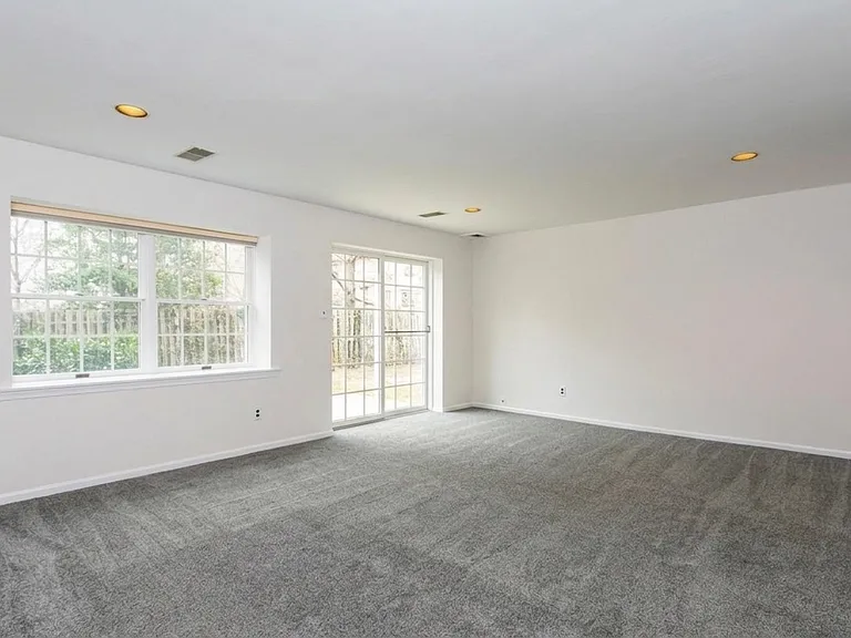 501 Haverford Ct — Photo 14
