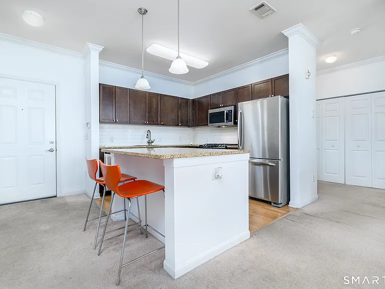 850 E Main St #412 — Photo 6