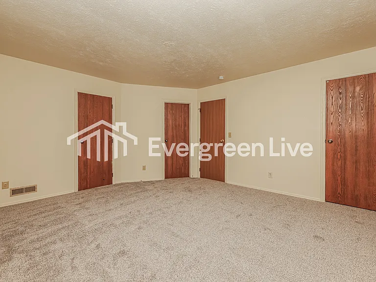 2476 Spring Valley Rd — Photo 13